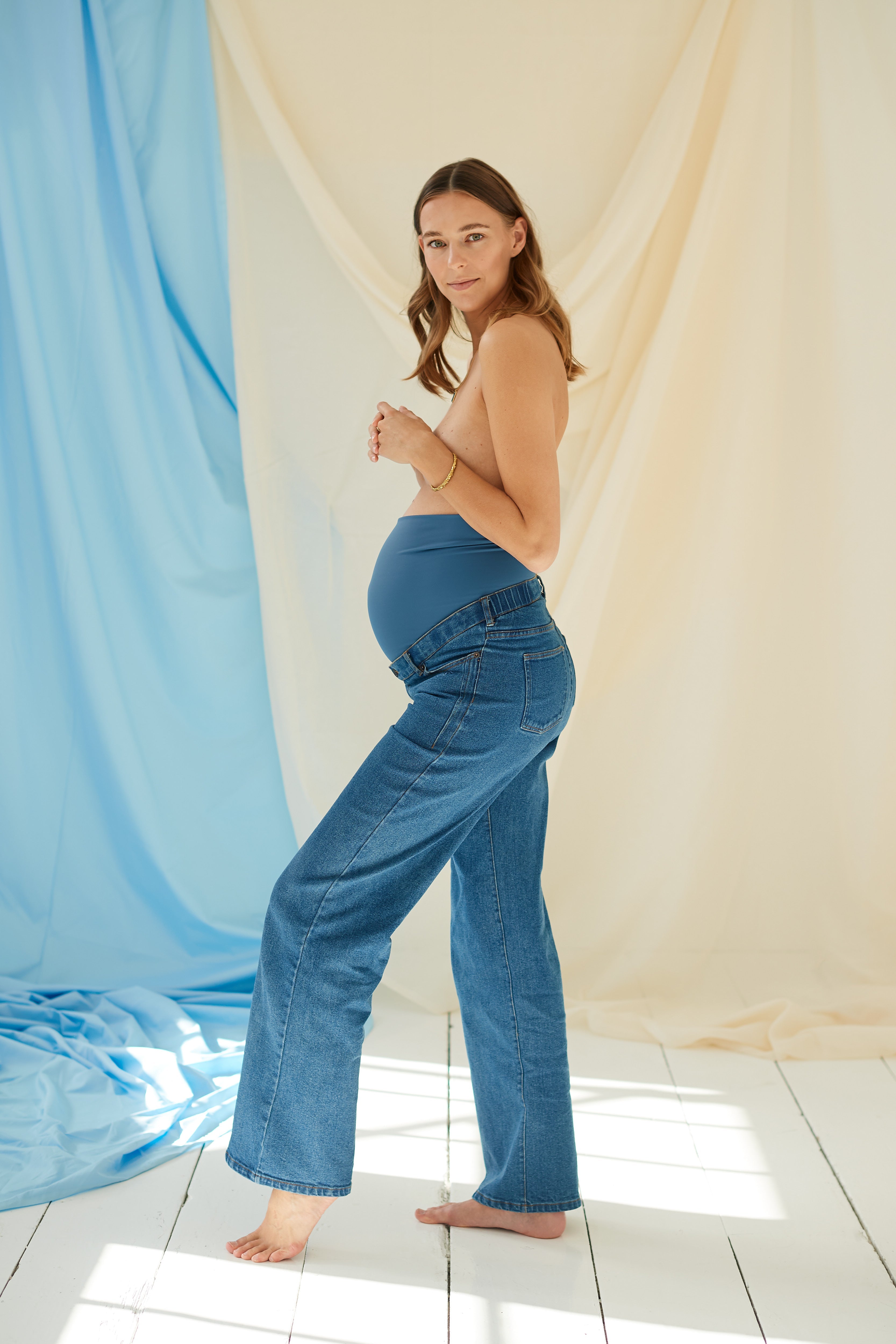 Wide leg pregnancy jeans in Dark blue, ATELIER MELON: Pregnancy wear,  reinvented.